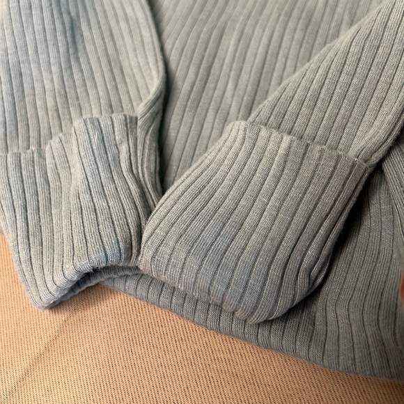 Long sleeve onesies - Picture 2 of 3